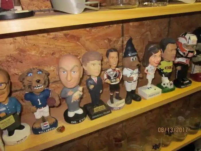 Большую коллекцию безделушек обнаружили в доме умершего мужчины