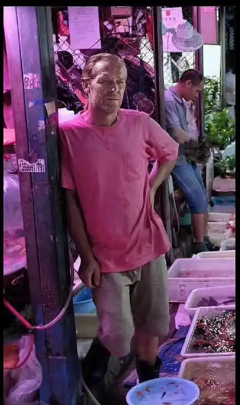 Герои "Игры престолов" в образе продавцов на китайском рынке