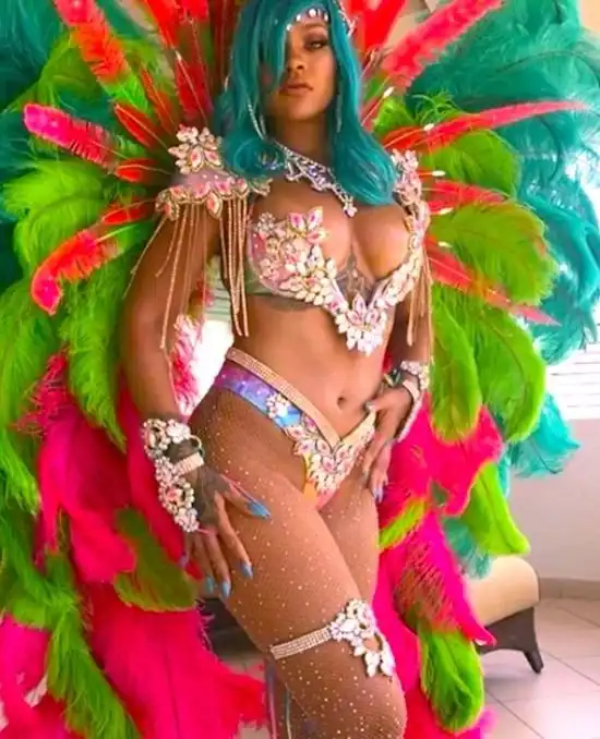 Рианна выбрала откровенный наряд для фестиваля Crop Over