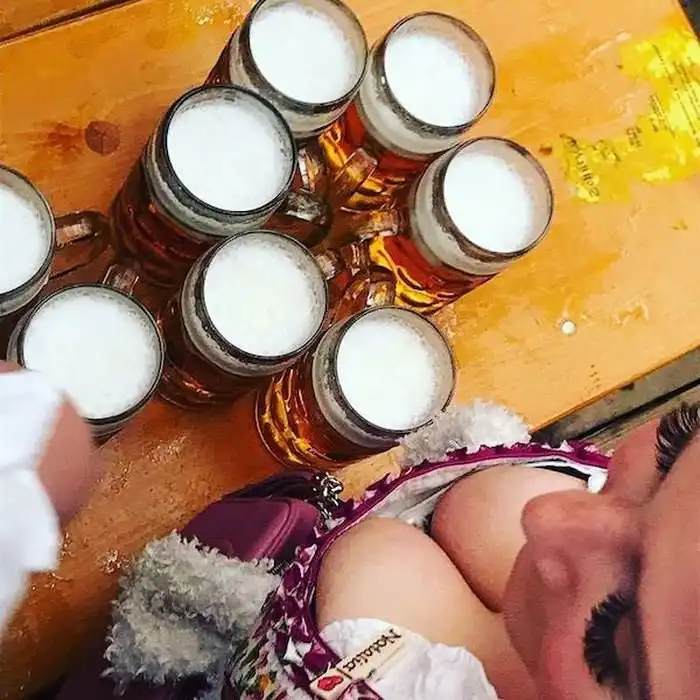 Октоберфест - рай для любителей пива и девушек