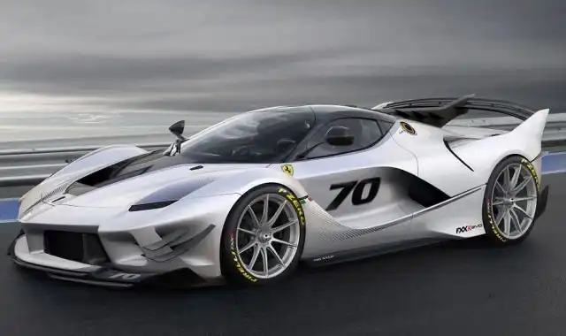 Компания Ferrari представила гиперкар FXX K Evoluzione