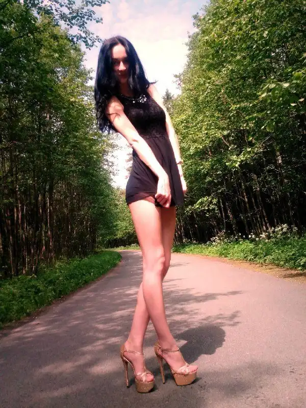 Девушки, которым идут платья