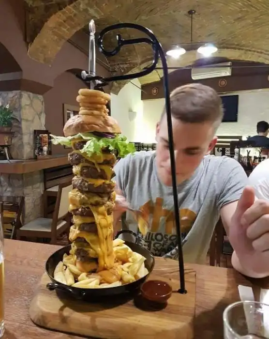 Необычная подача блюд в кафе и ресторанах