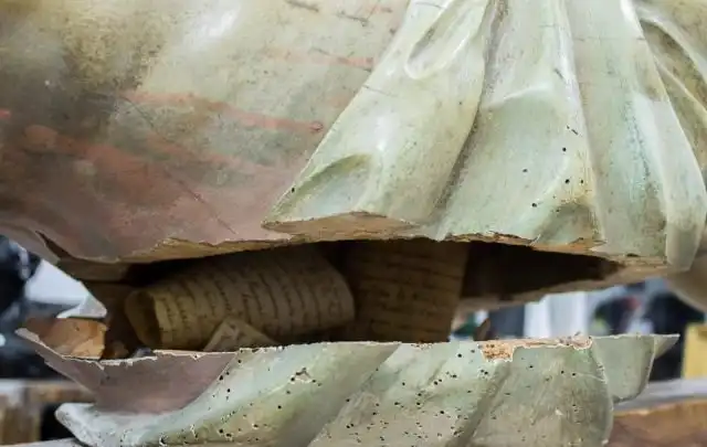 В Испании в статуе Иисуса Христа обнаружили послание от 1777 года