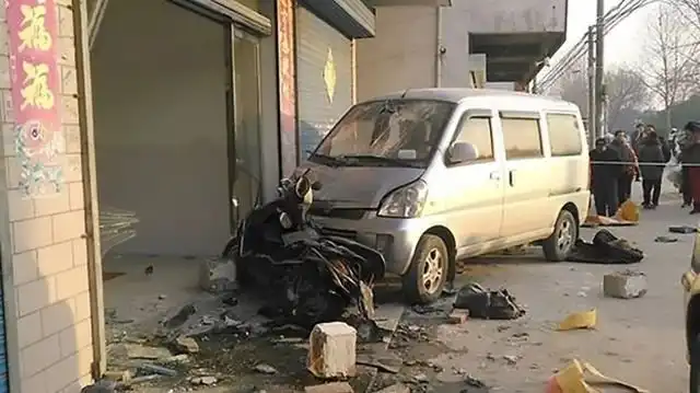 Китаец жестоко отомстил за убитую собаку