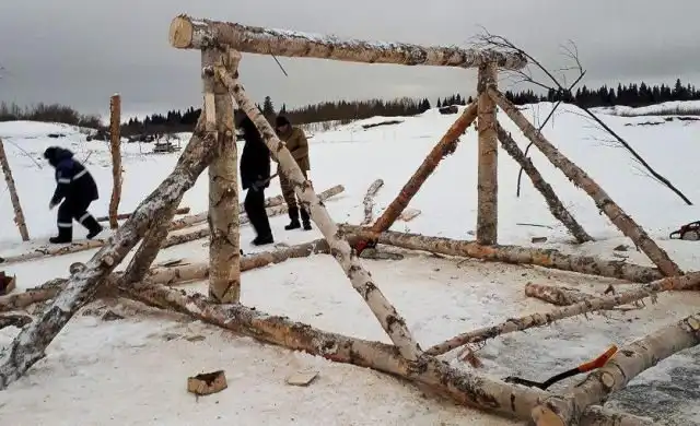 Со дна Печоры достали внедорожник Toyota Land Cruiser