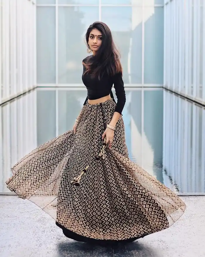 Модель показала принцесс Диснея в образе индианок, и результат получился даже интереснее оригинала