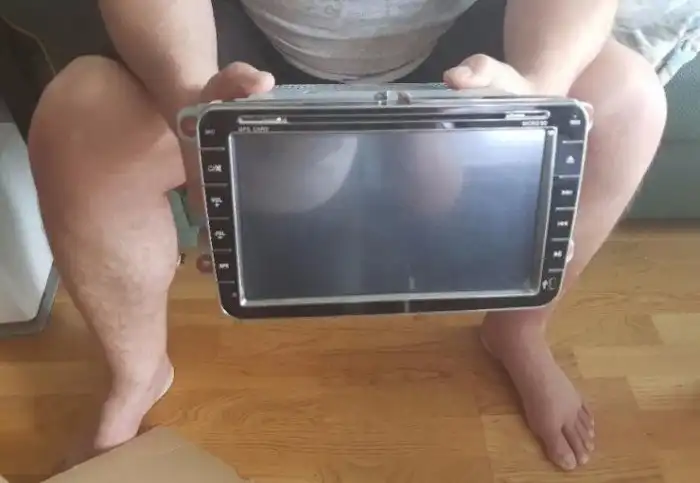 Они решили сбагрить вещи на доске объявлений. Зарубежный трешак в стиле Авито