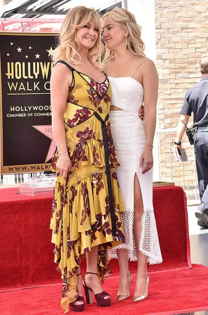 Выходы в свет знаменитых мам с дочками