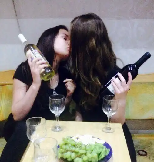 Вот что происходит, когда девушки отмечают 14 февраля без мужиков