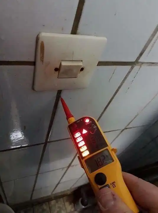 Искрометный (во всех смыслах) юмор электриков