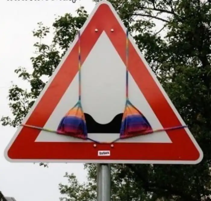 Лёгкая эротика, которую вот-вот удалит модератор