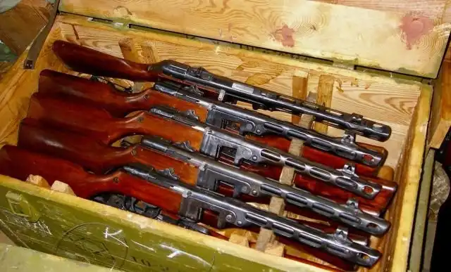 Определите производителя пулеметов по упаковке?