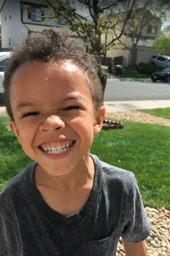 Семилетний пацаненок перевоплотился в 100-летнего дедулю