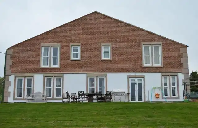 Британский наркоторговец замаскировал роскошный особняк под сарай