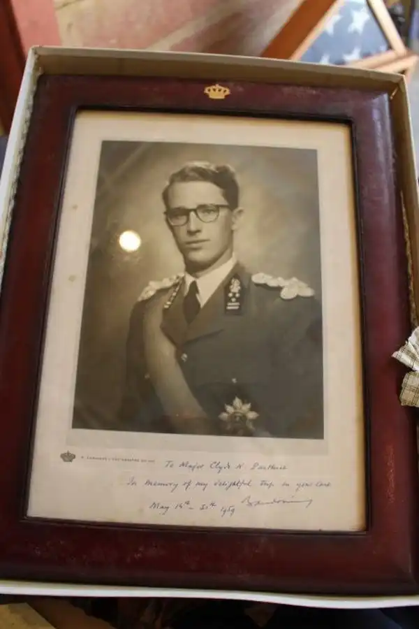 Через много лет реликвии вернулись в семью.