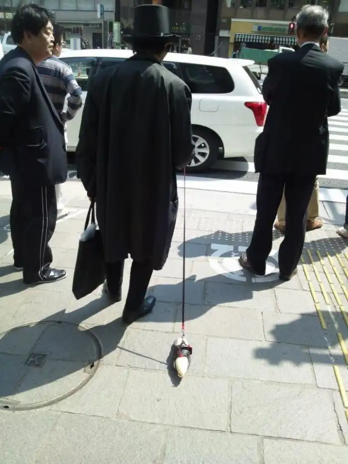 Даже из психбольниц иногда отпускают на прогулки