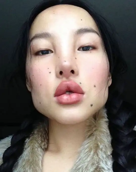 Цунайна - модель с очень необычной красотой