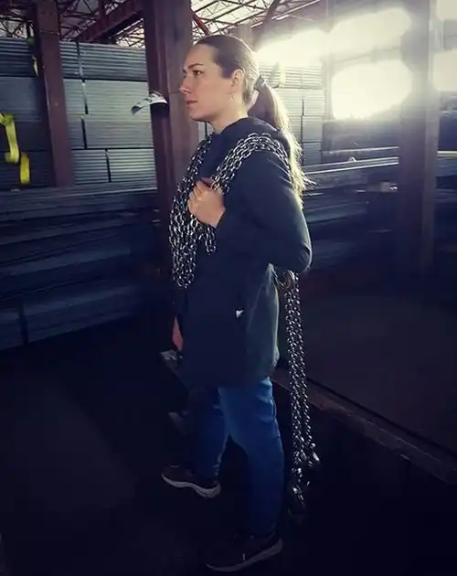 Профессиональная сварщица из Москвы