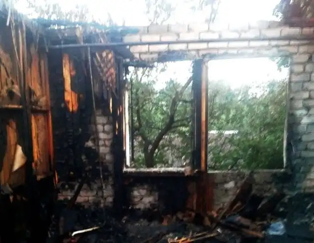 Молния выжгла несколько квартир в жилом доме