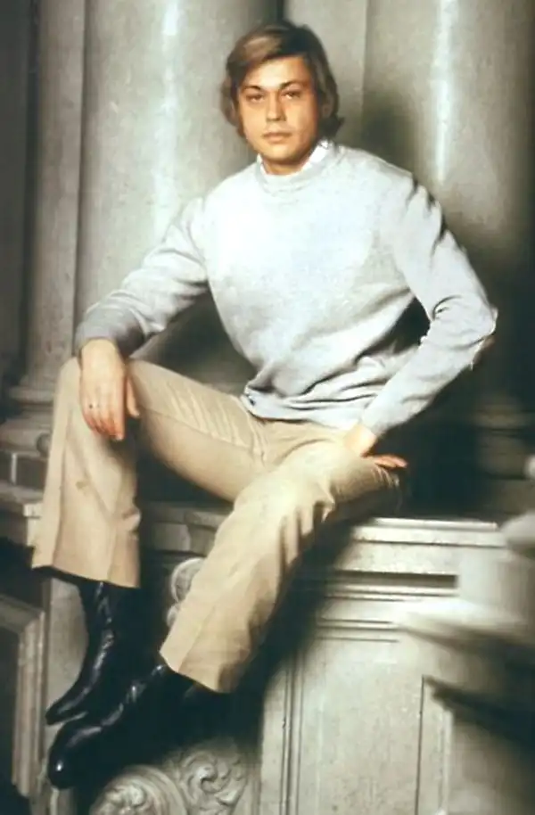 Запомним его молодым и здоровым