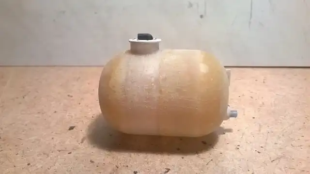 Необычная работа из яйца от киндер-сюрприза