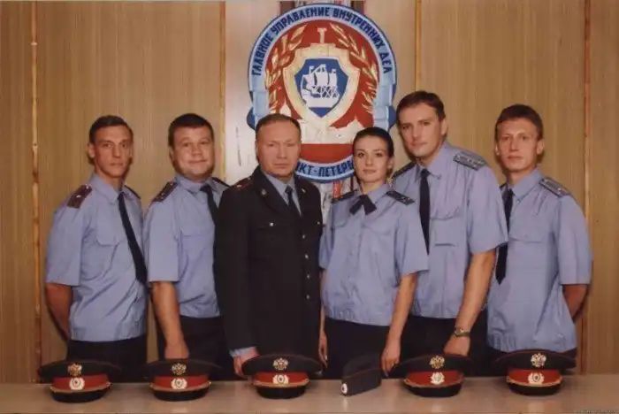 Во что залипнуть на выходных: ностальгические российские сериалы про «бандитов и ментов»