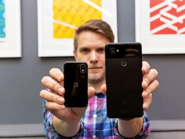 Создан самый маленький смартфон на Android