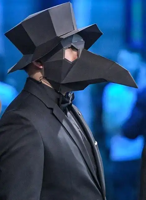 Тысячи пьяных гуляк вышли на британские улицы в страшных костюмах