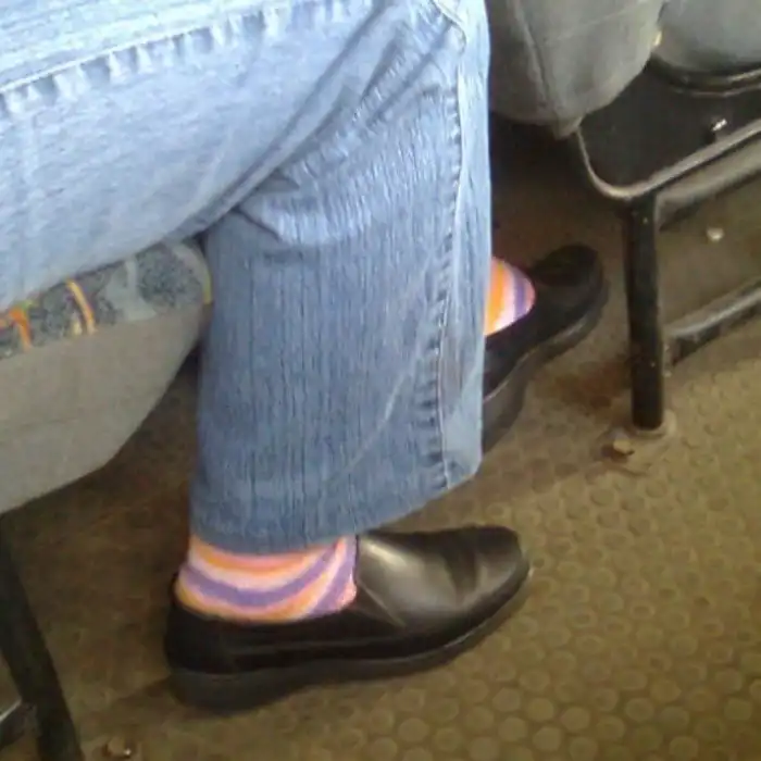 Вечно молодой, вечно с мамой: наглядно о маменькиных сынках