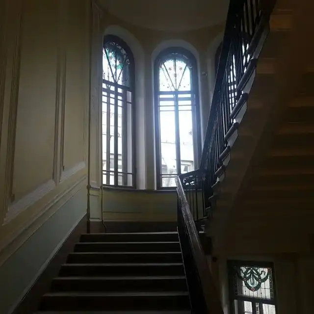 Студент из Санкт-Петербурга восстановил подъезд в историческом здании