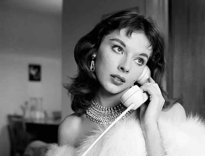 Кто подставил Вики «Спинку» Дуган? Взлеты и падения секс-бомбы 1950-х, ставшей прототипом Джессики Рэббит