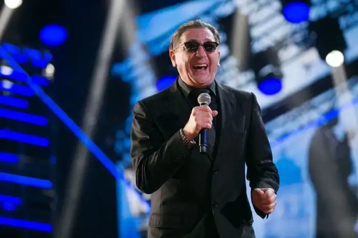 Сколько стоит пригласить звезду на новогодний корпоратив?