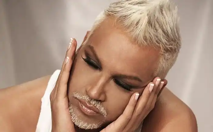 Помните Азиса «Мразиша»? Вы его не узнаете: теперь он стал брутальным качком!