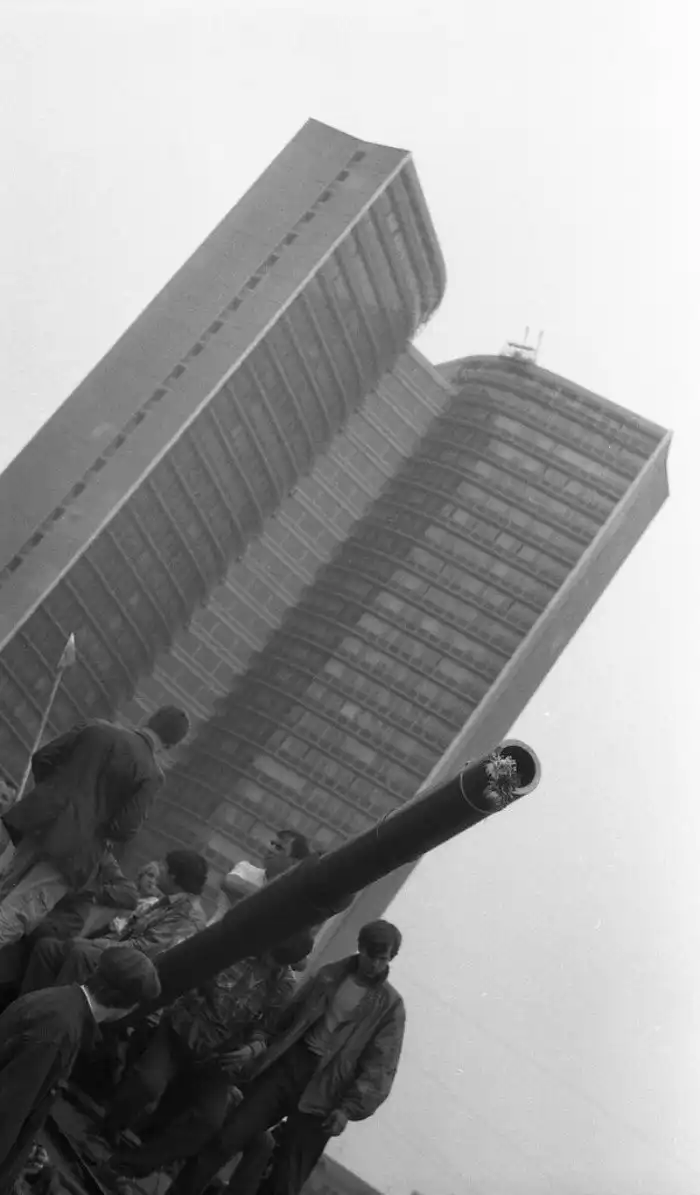 Бурная молодость: чем занималась и как жила молодежь 90-х