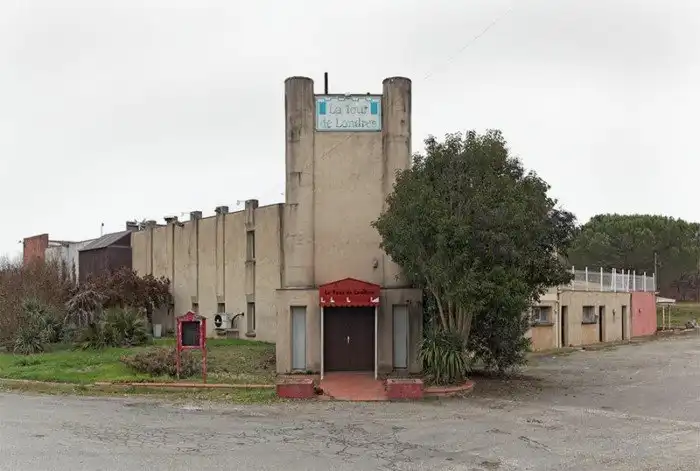 Фотограф снимает заброшенные французские дискотеки