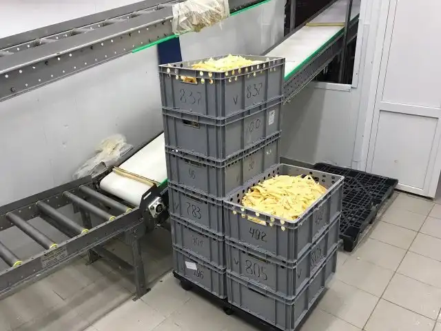 В Подмосковье обрабатывали просроченные сыры и вновь отправляли на прилавки магазинов