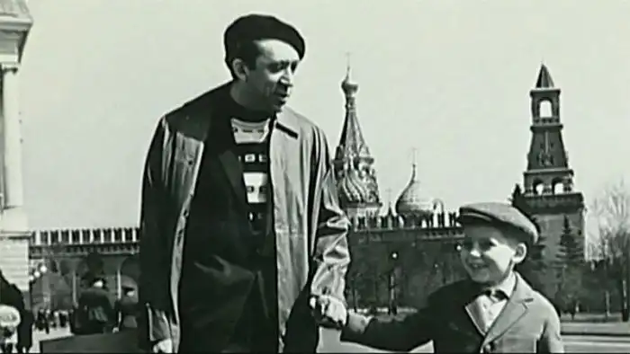 Знаменитости в кругу семьи. Фото из домашних архивов