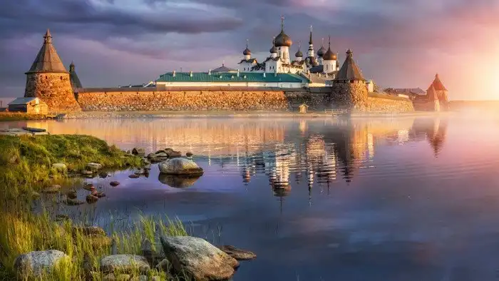 10 самых красивых монастырей России