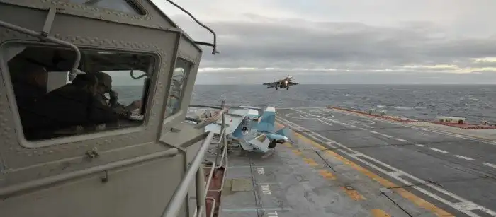 Что делает "Светлана" на Адмирале Кузнецове?