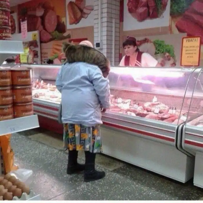 Самые странные покупатели супермаркетов, которые точно живут в своем мире