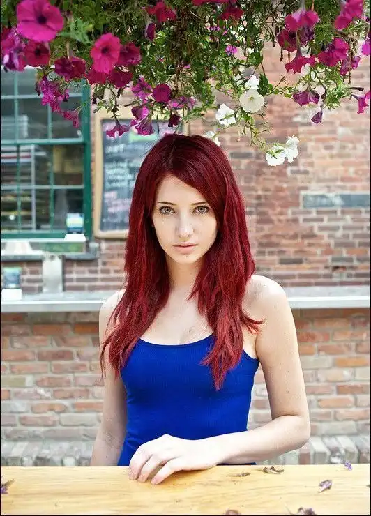 Красивые девушки, завораживающие своей естественной красотой