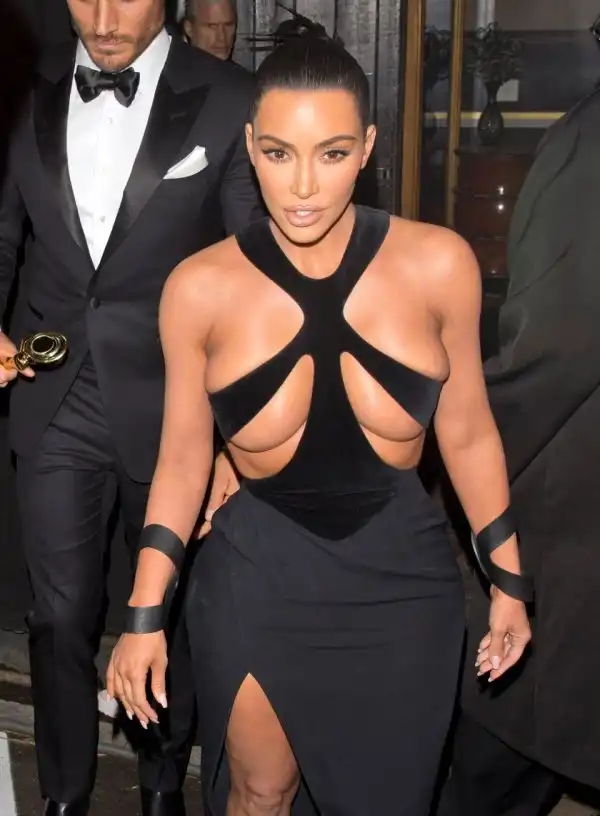 Ким Кардашьян удивила Голливуд своим откровенным платьем