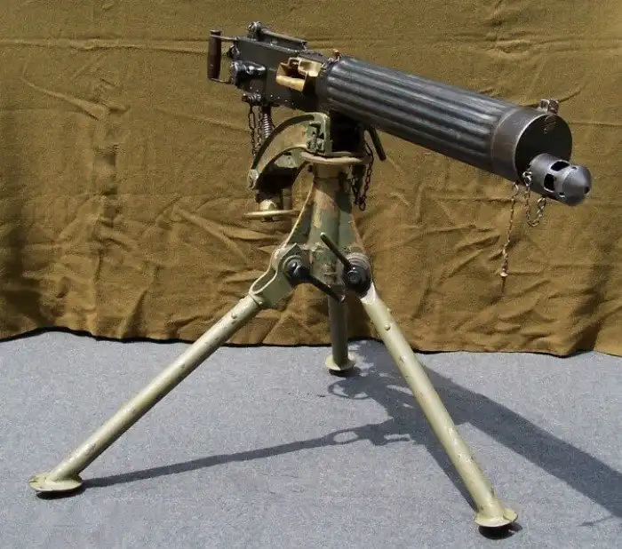Необычная, но очень полезная доработка пулемета Максима!