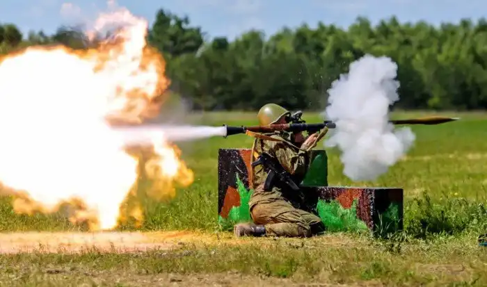 Почему из РПГ-7 опасно стрелять лёжа?