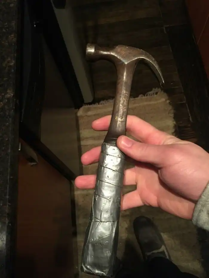 Своими руками: реставрация старого молотка