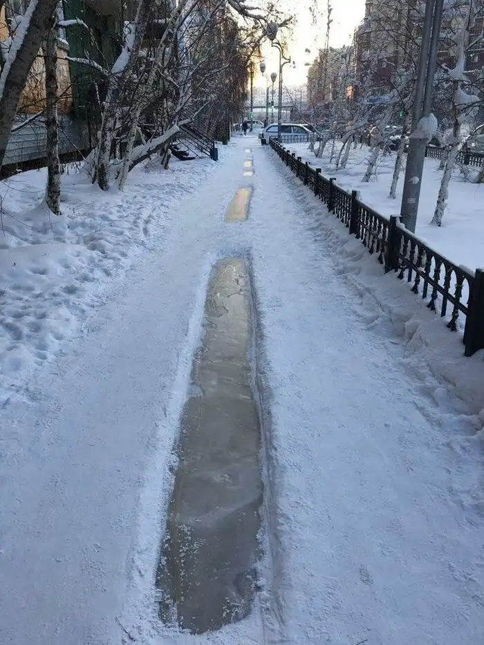 Трудности из жизни пешеходов: на своих двоих, или каждый день новая полоса препятствий