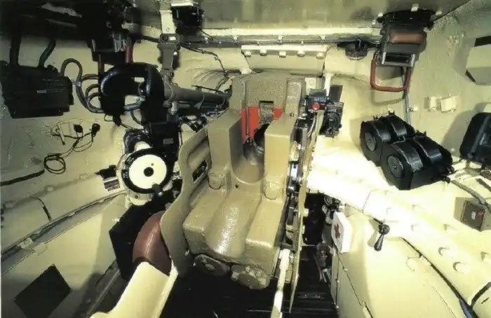 Для чего в башне Т-34 нужны эти отверстия?