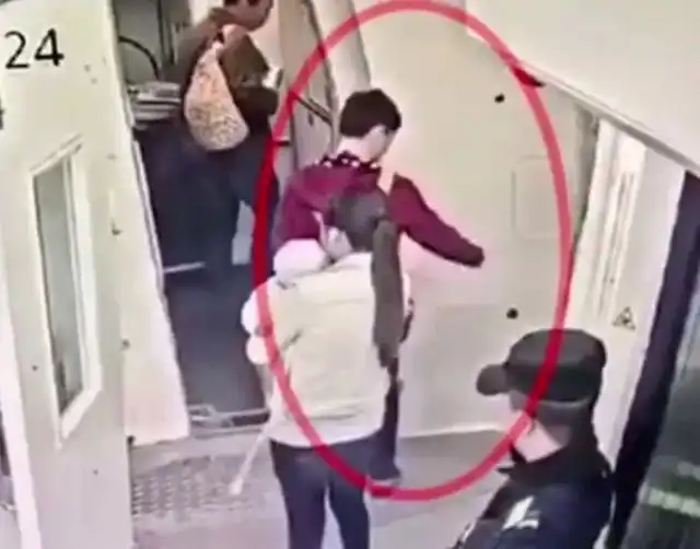 Очень суеверный, но не слишком умный пассажир самолета из Китая