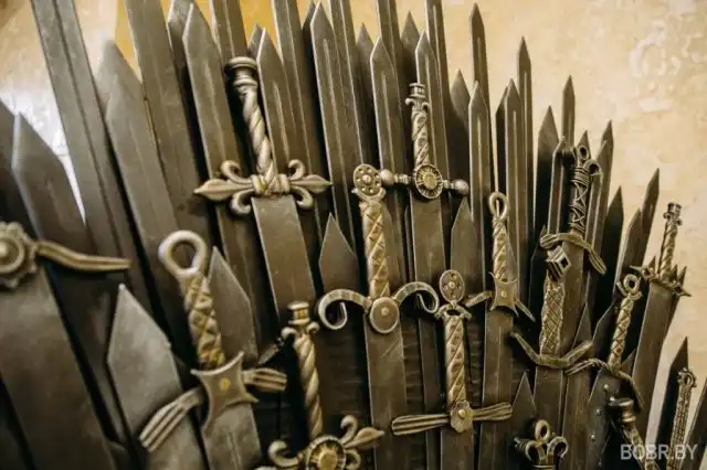Бобруйские мастера изготовили копию трона из сериала "Игра престолов"